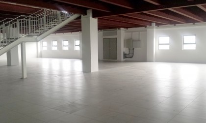  Unfurnished Renting - Office(s) -   