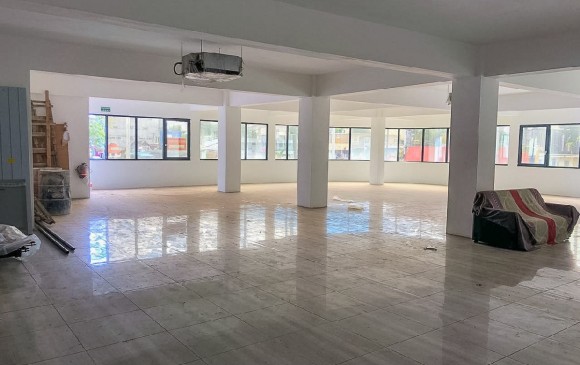  Unfurnished Renting - Office(s) -   