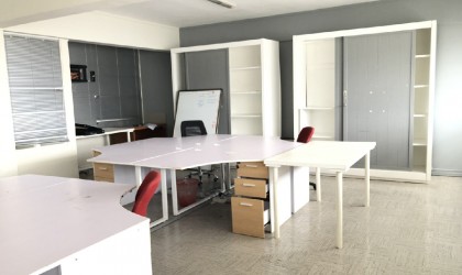  Unfurnished Renting - Office(s) - pailles  